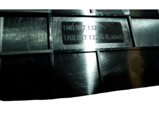 Блок предохранителей  1K0937132F, 1K0937540C   Volkswagen Caddy    