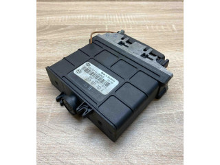 Блок управления коробкой передач 01M927733G, 5DG00765108   Volkswagen PASSAT B4