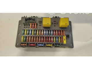 Блок предохранителей 518174503, 150450281099 Rover 75