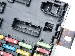 Блок предохранителей 46447809 Lancia Lybra