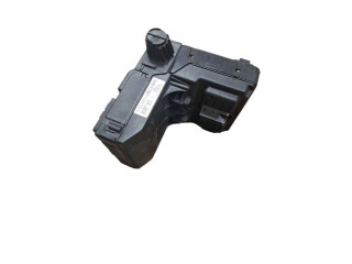 Блок предохранителей 30728542, 00005517790   Volvo V70    