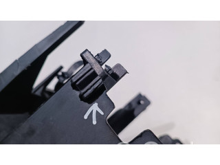   Pojistková skříňka 15175348   Hummer H2 2003