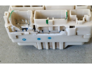 Блок предохранителей Mitsubishi L200