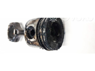 Píst Volkswagen PASSAT B5.5