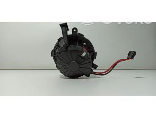 Вентилятор печки    8T1820021   Audi Q5 SQ5