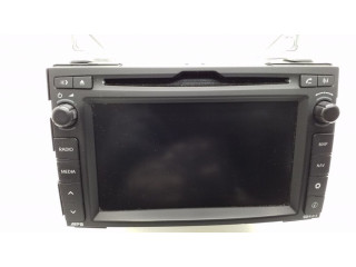 Радио/ проигрыватель CD/DVD / навигация