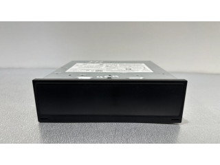 Радио/ проигрыватель CD/DVD / навигация