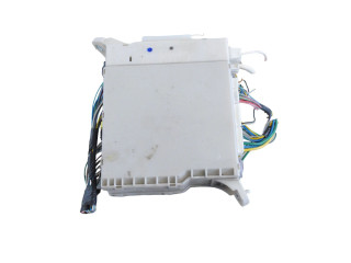   Pojistková skříňka 8273030633   Lexus GS 300 350 430 450H 2010