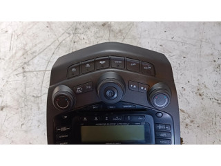 Радио/ проигрыватель CD/DVD / навигация