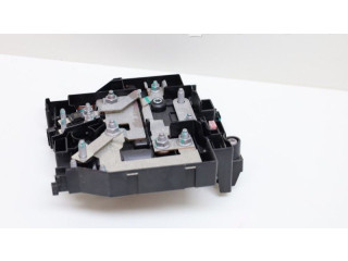 Блок предохранителей 8889877787, 32265898 Lynk & co 01