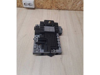Блок предохранителей 9494997   Volvo S80    