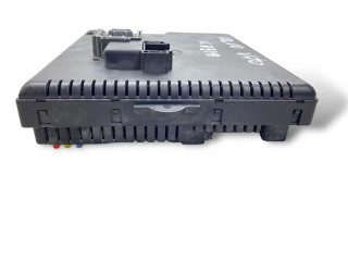 Блок предохранителей  8688264, 12217789   Volvo V70    