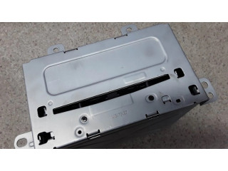 Радио/ проигрыватель CD/DVD / навигация