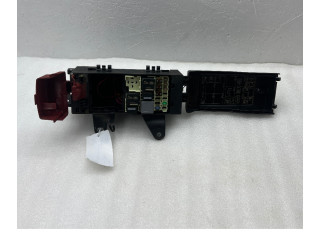 Блок предохранителей GX7314A076AA Jaguar XE