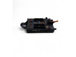 Блок предохранителей 31682732   Volvo XC90    