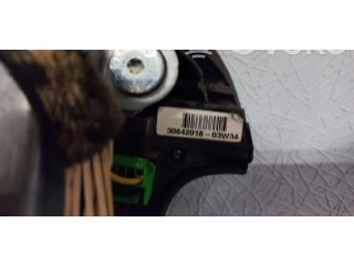 Подушка безопасности водителя 8686284 Volvo V70