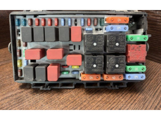 Блок предохранителей 51775622, 51775622 Fiat Grande Punto