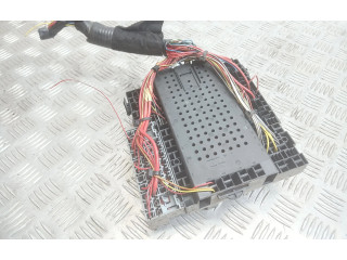 Блок предохранителей 9033027   Volvo S80