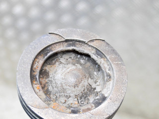 Píst A6540302900, A6540307000 Mercedes-Benz E W238 pro naftový motor 2.0 OM 654.920