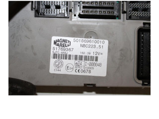 Блок предохранителей 51769367   Fiat Doblo