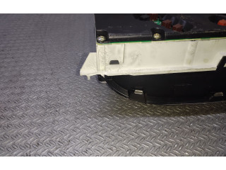 Přístrojová deska Nissan Almera Tino 2001 BU010