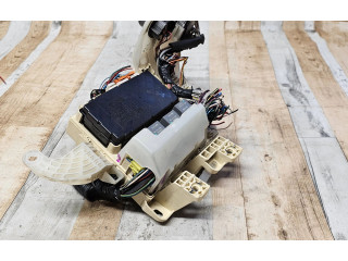   Pojistková skříňka 8264133080, 2323000041   Lexus ES 250 - 300 - 330 1997