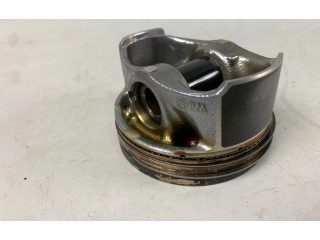  Поршень DNUE 06KBG, 82.435  Audi A3 S3 8V  