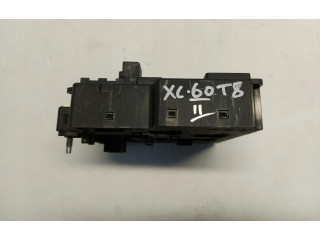 Pojistková skříňka 32212299 Volvo XC60 2021