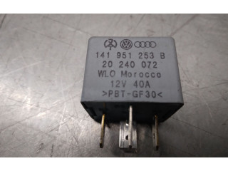 Блок предохранителей 141951253B   Audi A3 S3 8L    