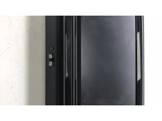 Радио/ проигрыватель CD/DVD / навигация