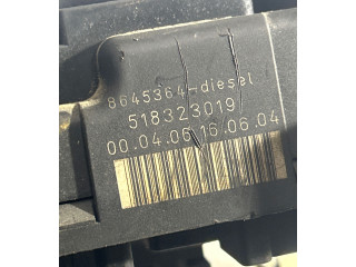 Блок предохранителей    8645364, 000401660404   Volvo V70