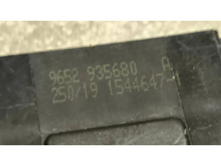   Pojistková skříňka 9652935680, 15446471   Citroen Berlingo 2013