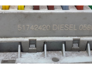 Блок предохранителей 51742420, 163780 Alfa Romeo GT