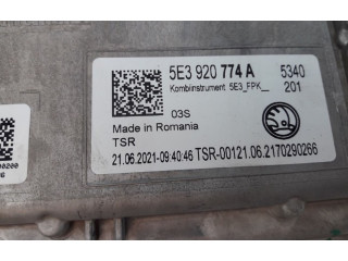 Панель приборов 5E3920774A, 5E3920774A Skoda Octavia Mk4