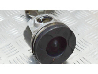 Píst 8631505, 31339777 Volvo V40 pro naftový motor 2.0 D 5204 T4