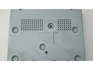 Радио/ проигрыватель CD/DVD / навигация