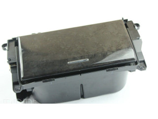 Передний держатель чашки