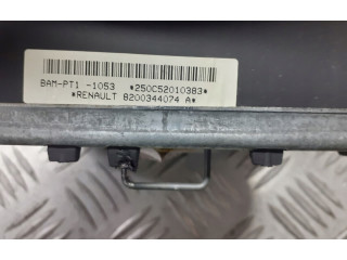 Подушка безопасности водителя 8200344074   Renault Clio III