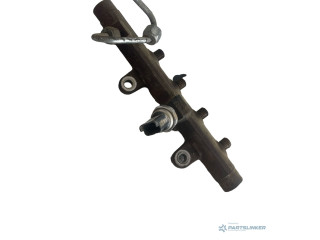 Топливная рампа 8200815617   Nissan Tiida C11  