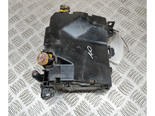 Блок предохранителей 8565A392, MR400709 Mitsubishi Outlander