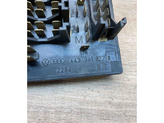 Блок предохранителей 443941822B   Audi 80 90 S2 B4    
