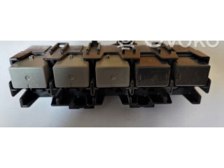 Блок предохранителей    Subaru Forester SJ    