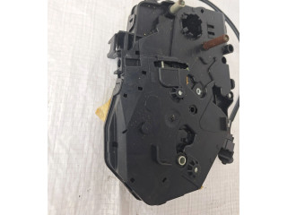 Zámek zadních dveří 2K0827426C Volkswagen Caddy 2007