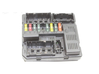 Блок предохранителей  7560626   BMW Z4 E85 E86    