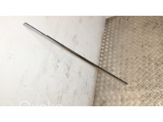 Отделка стекла передней двери