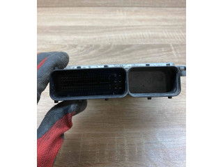 Блок управления двигателем Блок управления 3911125100, 5WY5242B   Volvo V70