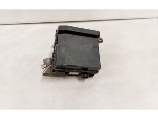 Ящик предохранителей (комплект) MR587807 Mitsubishi Endeavor