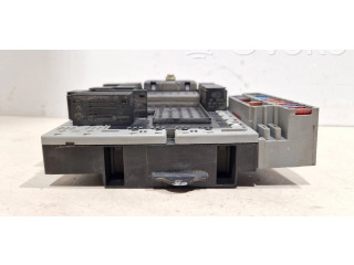 Блок предохранителей  9401802   Volvo V70    