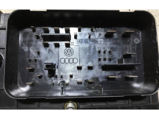 Блок предохранителей 1K0937124H   Audi A3 S3 8P    