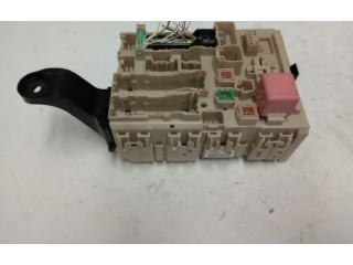 Pojistková skříňka 8273005j60 Toyota Avensis T270 2016